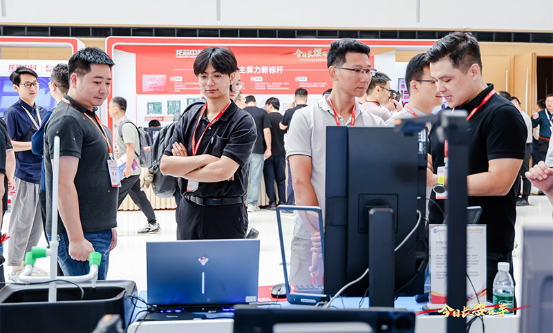 搭載清聽聲學定向音響聚音屏技術終端產品